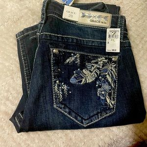 Beautiful Grace in La jeans